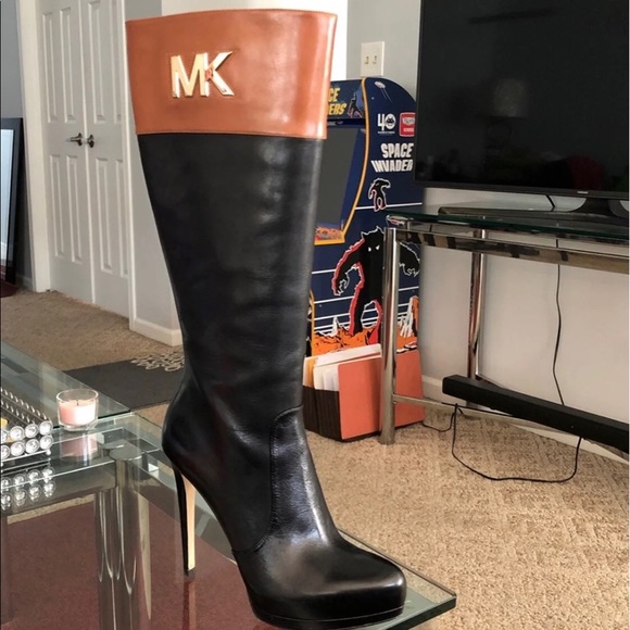 Michael Kors boots - Picture 2 of 3